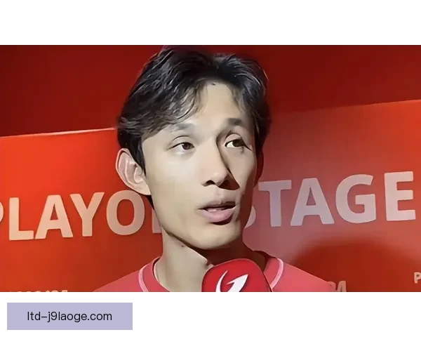 王燊超在上海海港左右两闸自如切换充分发挥老将余热助力球队稳固防线 王燊超在上海海港左右两闸自如切换充分发挥老将余热助力球队稳固防线